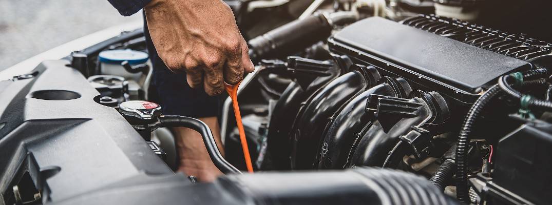 Signs You Are Using Wrong Engine Oil: Oil Leaks, Noises & More | dubizzle